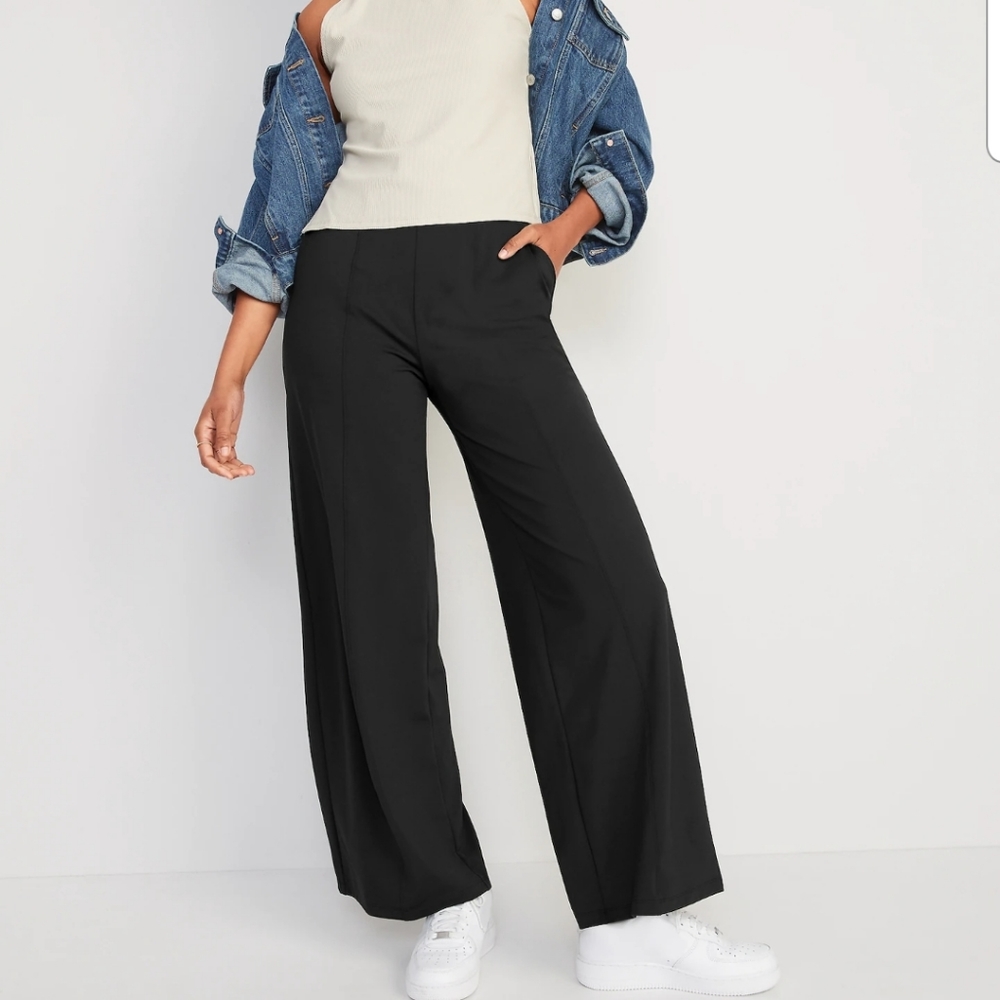 Old Navy black wide leg fleece lined athletic pants! NWOT Sz M